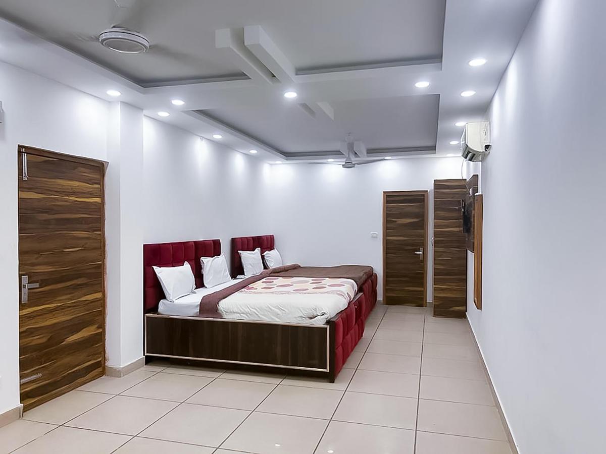 Roomshala 013 Js Garden - Near Jaypee Hospital Noida Exterior photo